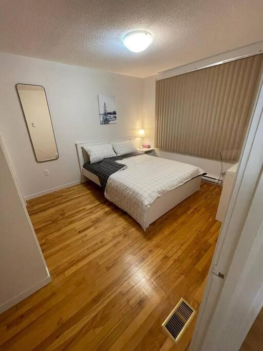 Holiday home 3 Bedrooms Cozy Comfortable Vacation Downtown Ottawa Near Parliamant And Park